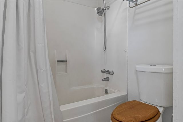 130 Lago Dr, Sandia, TX 78383