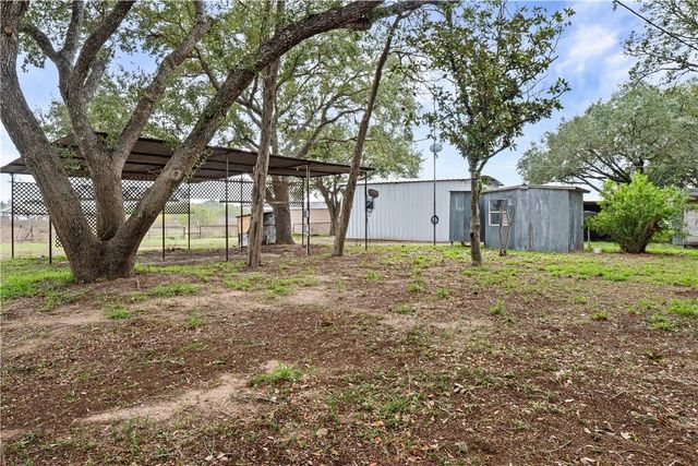 130 Lago Dr, Sandia, TX 78383