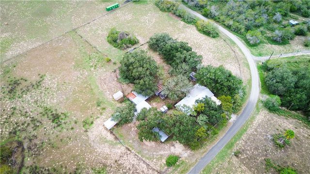 130 Lago Dr, Sandia, TX 78383