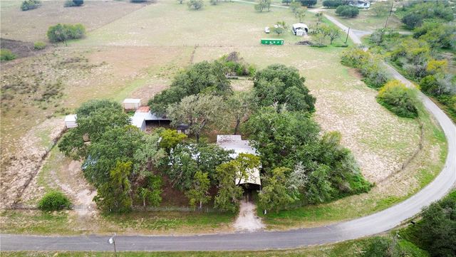 130 Lago Dr, Sandia, TX 78383