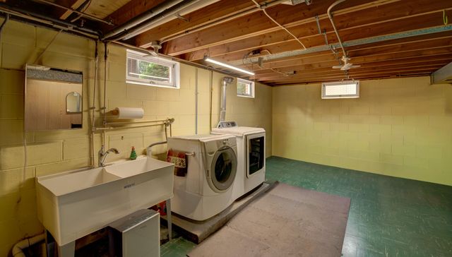 1998 Pleasant Meadows Street, Portage, IN 46368