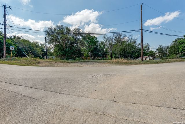 6692 King Crown, San Antonio, TX 78233