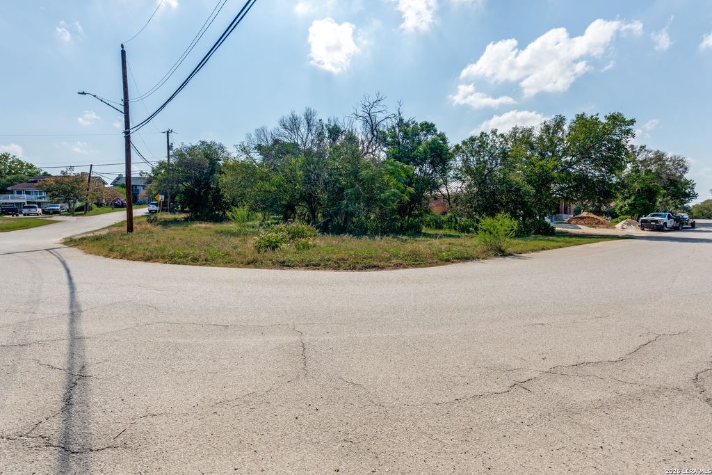 6692 King Crown, San Antonio, TX 78233