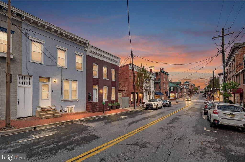 Image 6 of property listing at 13 W ALL SAINTS ST, Frederick, MD 21701