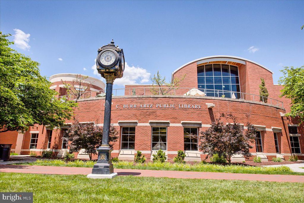 Image 60 of property listing at 13 W ALL SAINTS ST, Frederick, MD 21701