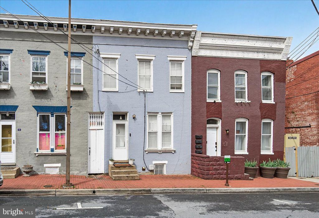 Image 7 of property listing at 13 W ALL SAINTS ST, Frederick, MD 21701
