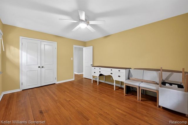 1681 Oxford Road, Grosse Pointe Woods, MI 48236