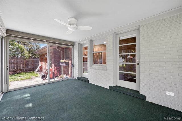 1681 Oxford Road, Grosse Pointe Woods, MI 48236