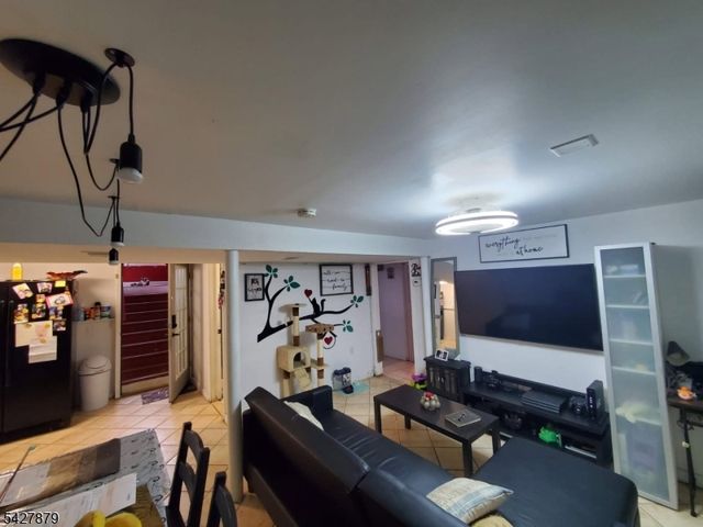 115 Hawthorne St, Roselle Boro, NJ 07203