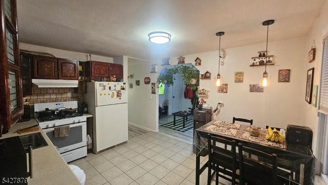 115 Hawthorne St, Roselle Boro, NJ 07203