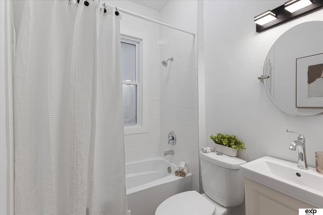 2622 Decatur Street, Omaha, NE 68111