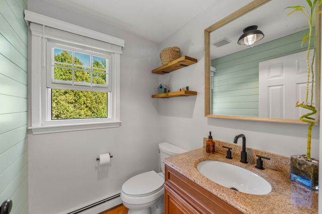11 Daniel Teague Dr, Rockland, MA 02370