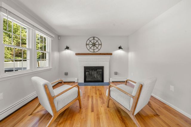11 Daniel Teague Dr, Rockland, MA 02370
