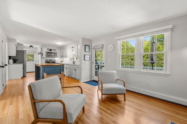 11 Daniel Teague Dr, Rockland, MA 02370
