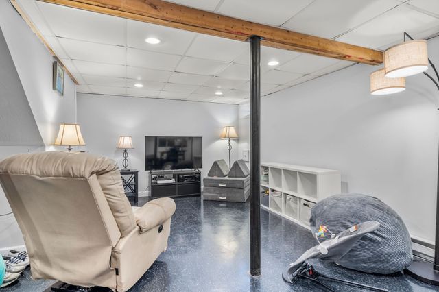 11 Daniel Teague Dr, Rockland, MA 02370