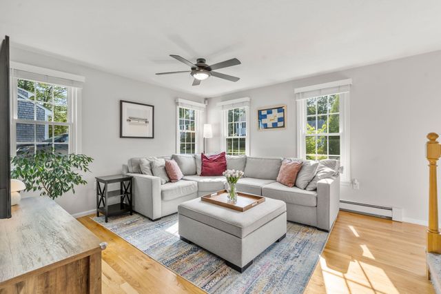 11 Daniel Teague Dr, Rockland, MA 02370