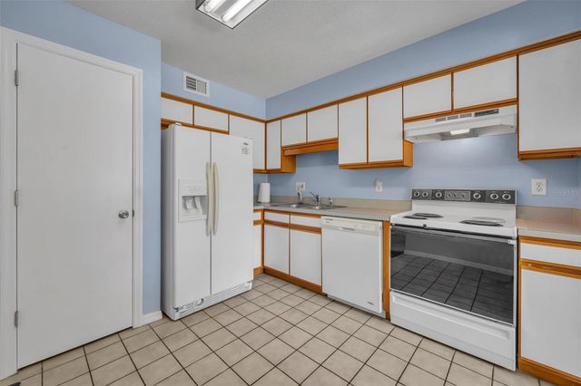 2427 TACK ROOM LANE 8, Orlando, FL 32812