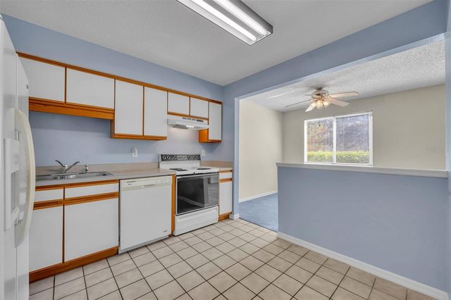 2427 TACK ROOM LANE 8, Orlando, FL 32812