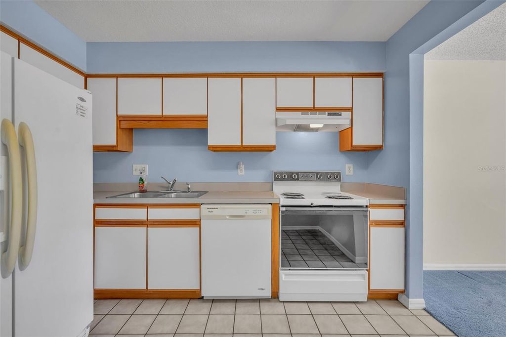 Image 11 of property listing at 2427 TACK ROOM LANE 8, Orlando, FL 32812