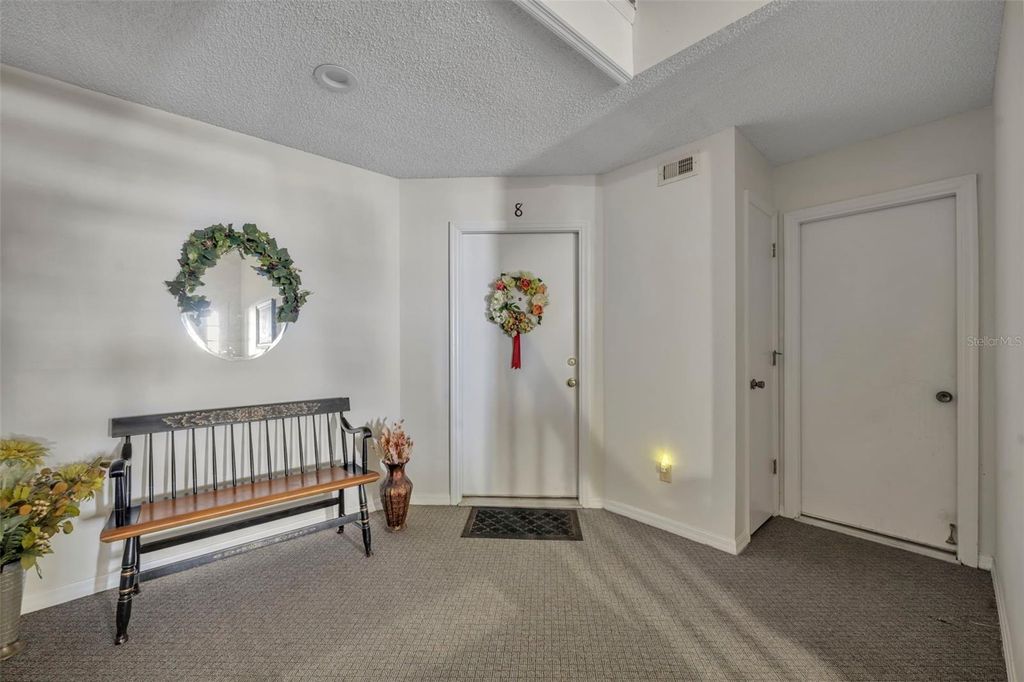 Image 4 of property listing at 2427 TACK ROOM LANE 8, Orlando, FL 32812