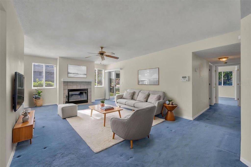 Image 5 of property listing at 2427 TACK ROOM LANE 8, Orlando, FL 32812