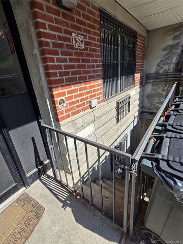 2471 B crotona, Bronx, NY 10458