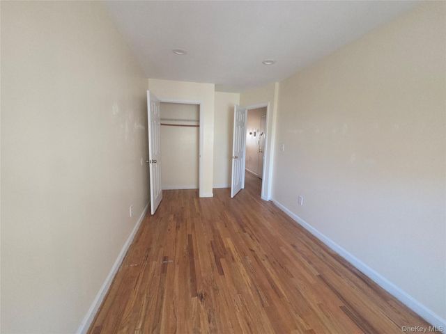 2471 B crotona, Bronx, NY 10458