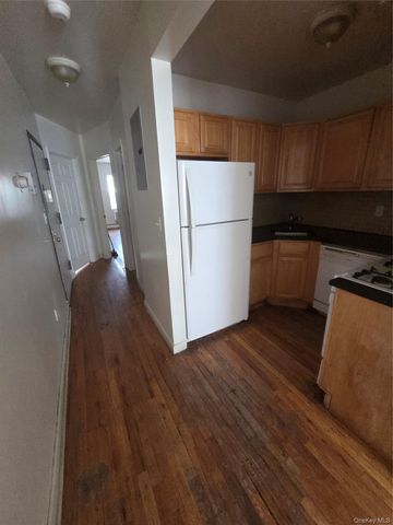 2471 B crotona, Bronx, NY 10458