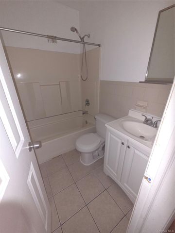 2471 B crotona, Bronx, NY 10458