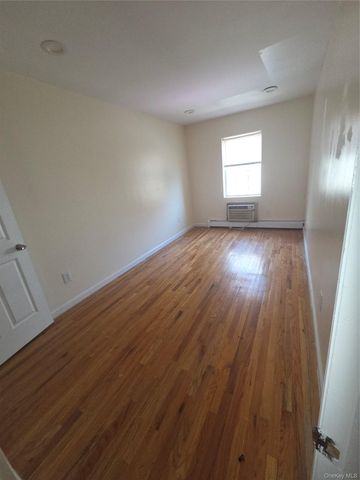 2471 B crotona, Bronx, NY 10458