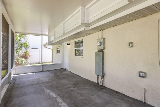 4006 S SHAMROCK ROAD, Tampa, FL 33611