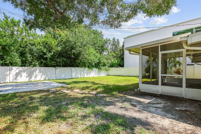4006 S SHAMROCK ROAD, Tampa, FL 33611