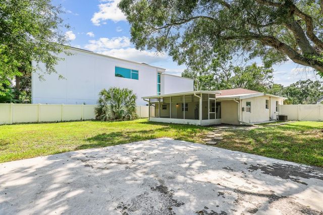 4006 S SHAMROCK ROAD, Tampa, FL 33611