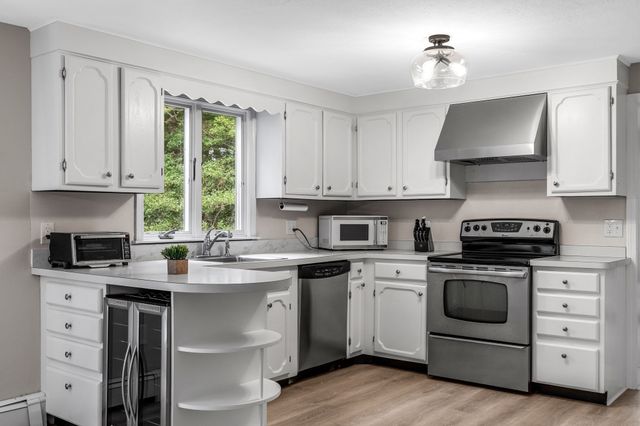 26 Old Coach Rd, Cohasset, MA 02025