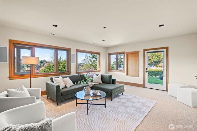 319 N 10th Street, Tacoma, WA 98403