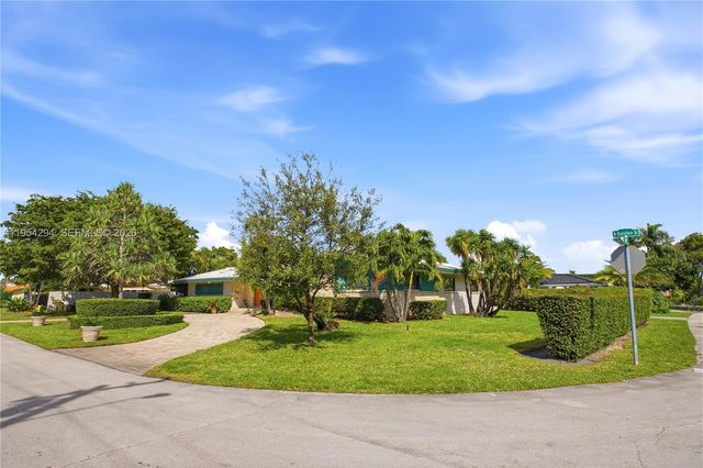 11505 N Bayshore Dr, North Miami, FL 33181