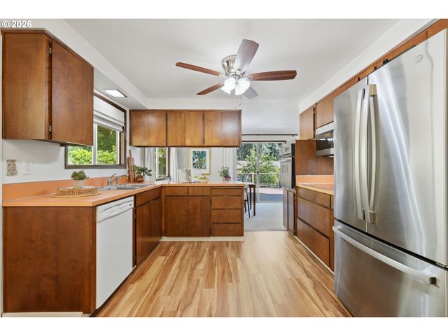 20195 S ATHENS Dr, Oregon City, OR 97045