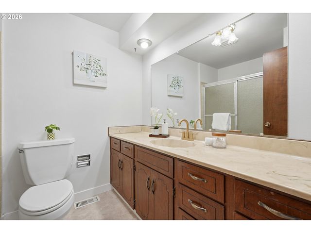 20195 S ATHENS Dr, Oregon City, OR 97045