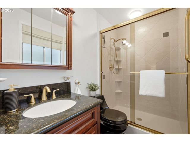 20195 S ATHENS Dr, Oregon City, OR 97045