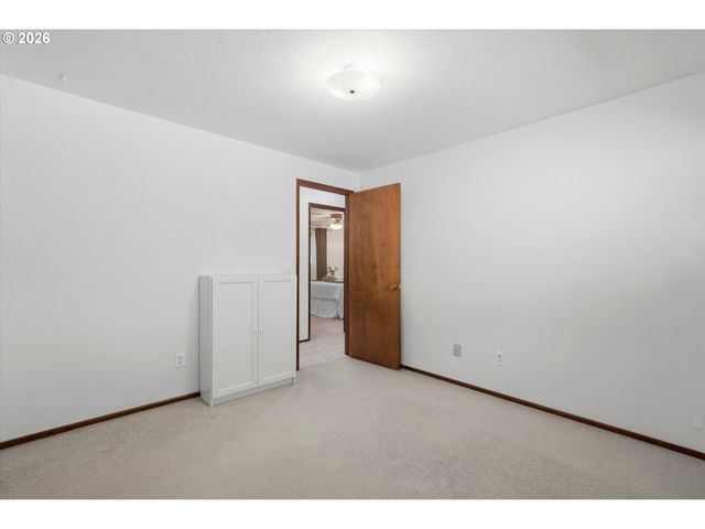 20195 S ATHENS Dr, Oregon City, OR 97045