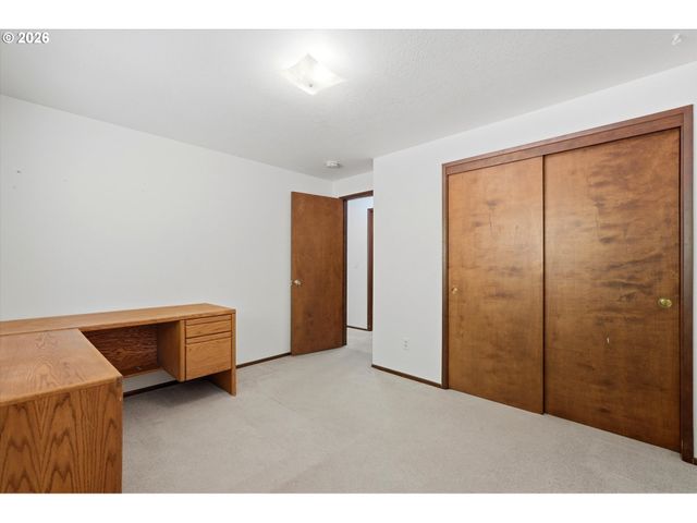 20195 S ATHENS Dr, Oregon City, OR 97045