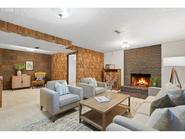 20195 S ATHENS Dr, Oregon City, OR 97045