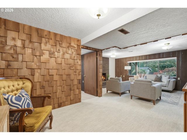 20195 S ATHENS Dr, Oregon City, OR 97045