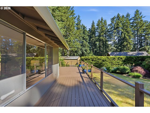 20195 S ATHENS Dr, Oregon City, OR 97045