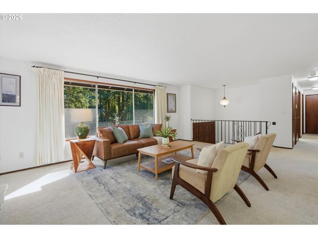 20195 S ATHENS Dr, Oregon City, OR 97045