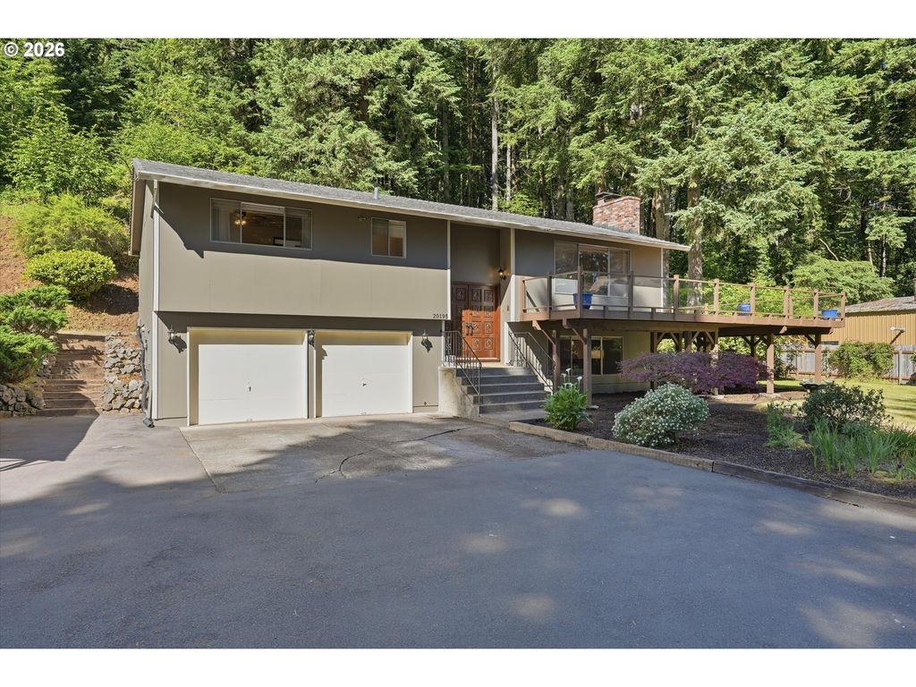 20195 S ATHENS Dr, Oregon City, OR 97045