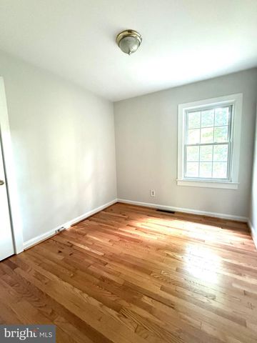 1523 COURTHOUSE RD, Stafford, VA 22554