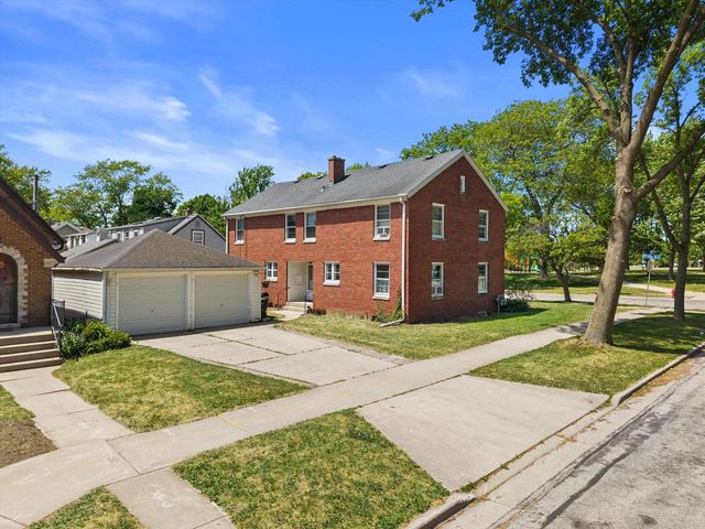 6405 W Clarke STREET, Wauwatosa, WI 53213