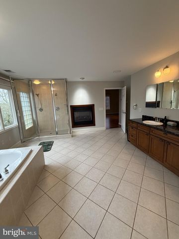 126 GILBERT CT, Edgewater, MD 21037
