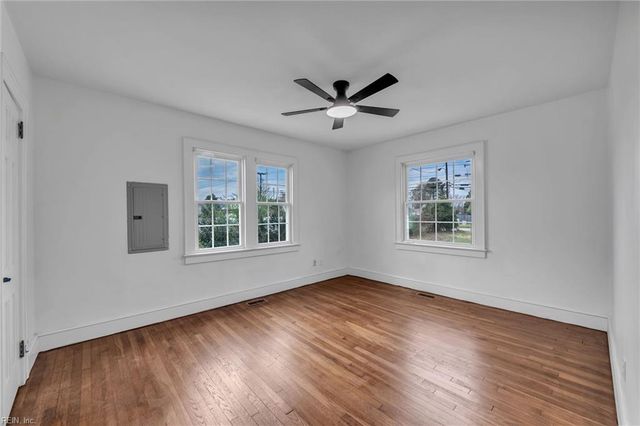 1263 W Queen ST, Hampton, VA 23669